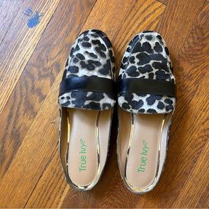 True Ivy Addison calf hair leopard print round toe mules size 8
